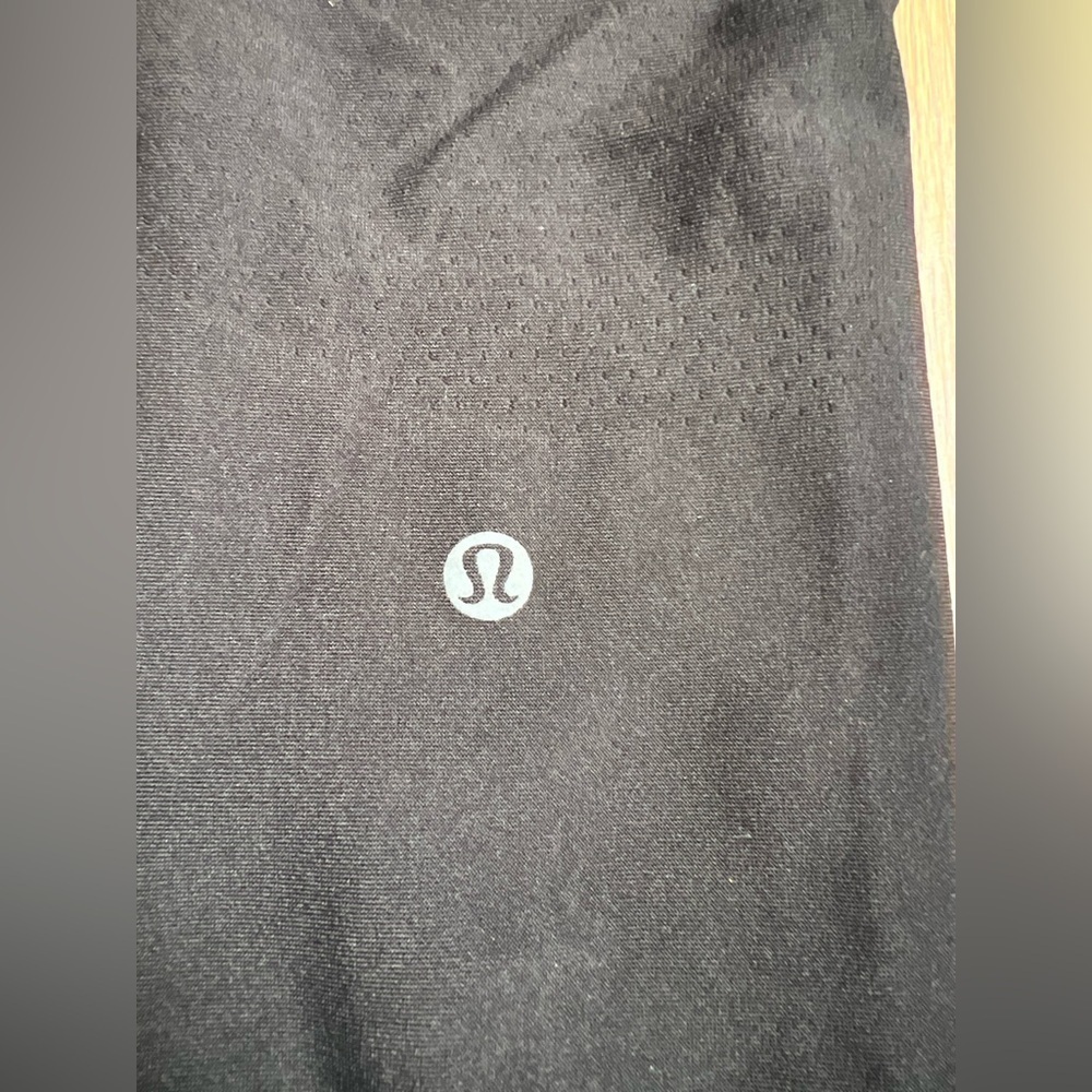 Lululemon Zoned In Tight Senseknit Black Sz 6 comes small is better at a size 4 - Picture 6 of 8